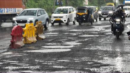Panvel Continuous rain and potholes increased traffic