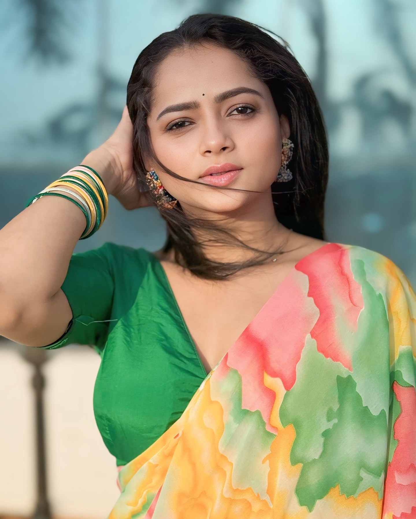 आपल्या विनोदी अभिनयाने चर्चेत राहणारी शिवाली सोशल मीडियावरही तितकीच चर्चेत राहत असते.