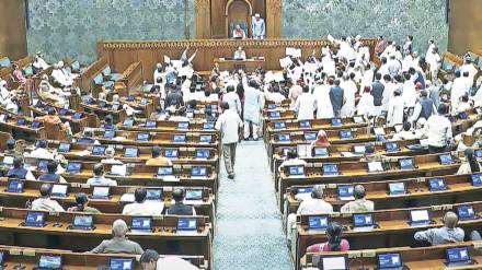 senior ministers absent from parliament session