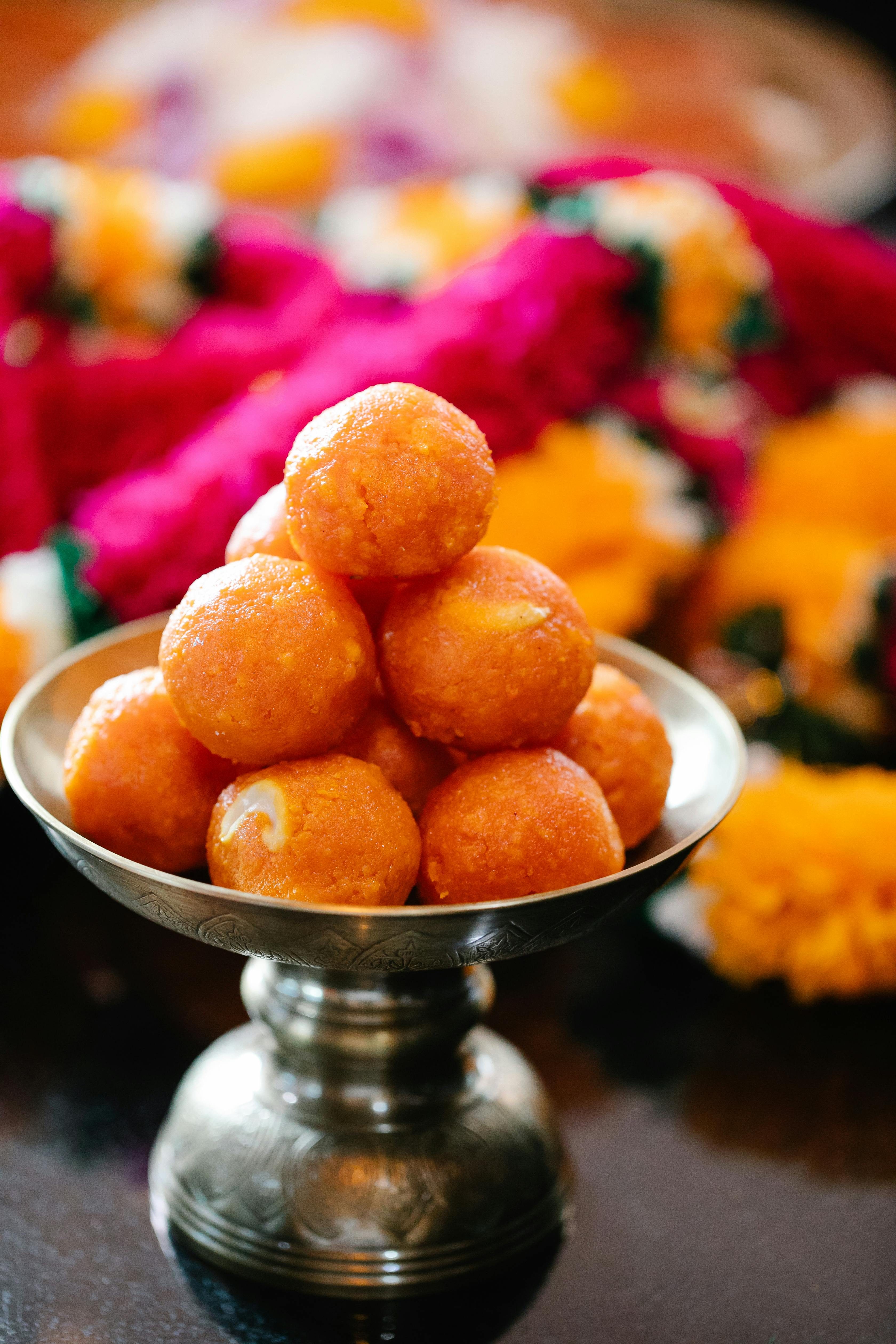 besan ladoo