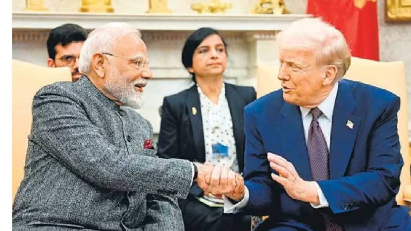 अमेरिकेचे राष्ट्राध्यक्ष डोनाल्ड ट्रम्प व पंतप्रधान नरेंद्र मोदी (छायाचित्र पीटीआय)