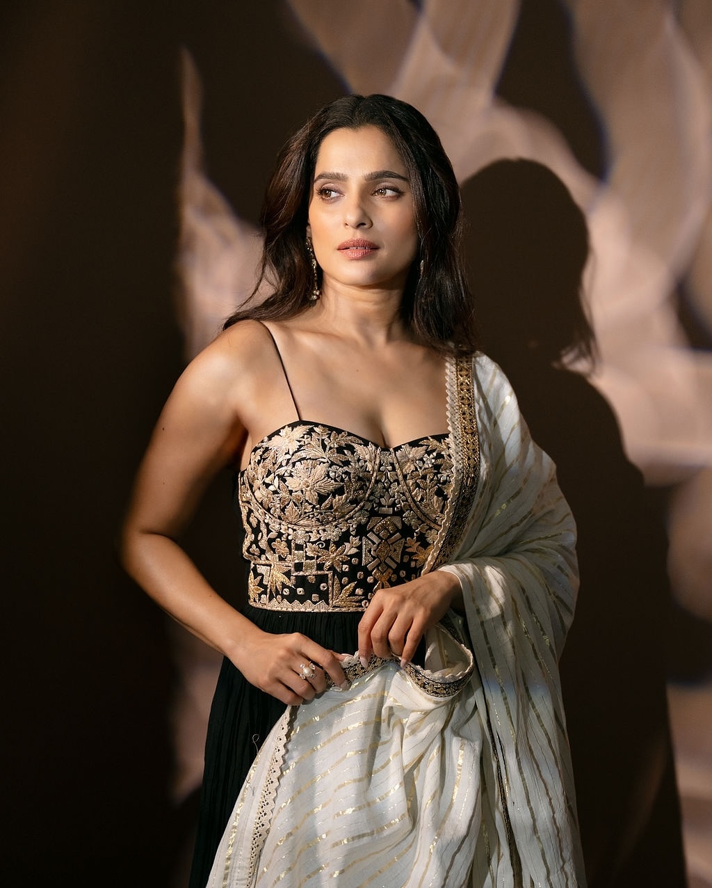 priya bapat new dress look