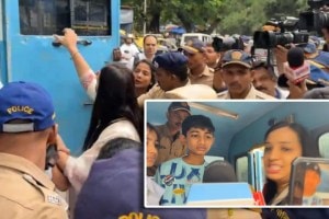 Priya Fuke protested in front of Vidhan Bhavan against Parinay Fuke and his family Mumbai print news