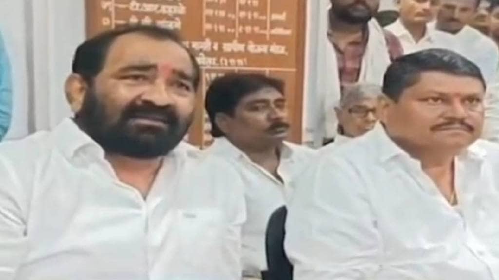Thackeray group MLA makes serious allegations against Assembly Speaker, action taken against officer after sit-in protest