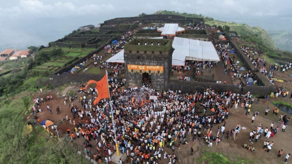 raigad fort steps closed till august 15 due to heavy rain and landslide risk tourisam  disaster management