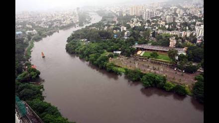 Roads along the river are under water; discharge from Khadakwasla dam increases
