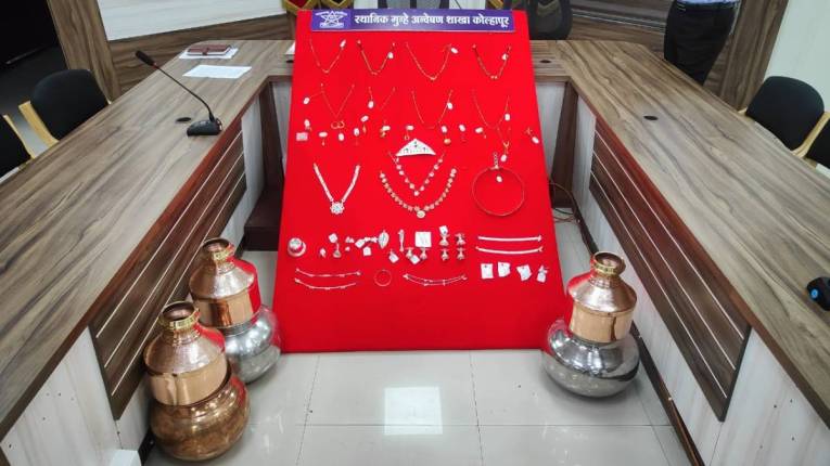 कोल्हापुरात १२ घरफोड्यांचे गुन्हे उघडकीस; दोन आंतरराज्य गुन्हेगारांसह पाच जण ताब्यात