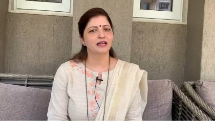 Rupali Chakankar expressed anger over the menstruation issue in Shahapur school