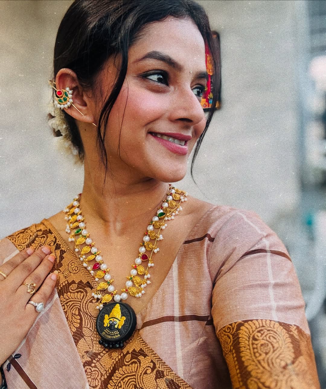 sakshee gandhi yellow saree look