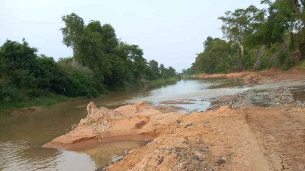 sand extraction issues from Andhari river