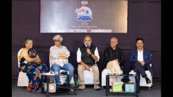 फडणीसांच्या चित्रांमध्ये कला, कल्पनांचा अनोखा मेळ; मंगला गोडबोले यांचे मत