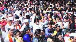 शिर्डीत गुरुपौर्णिमेनिमित्त साईभक्तांची मांदियाळी
