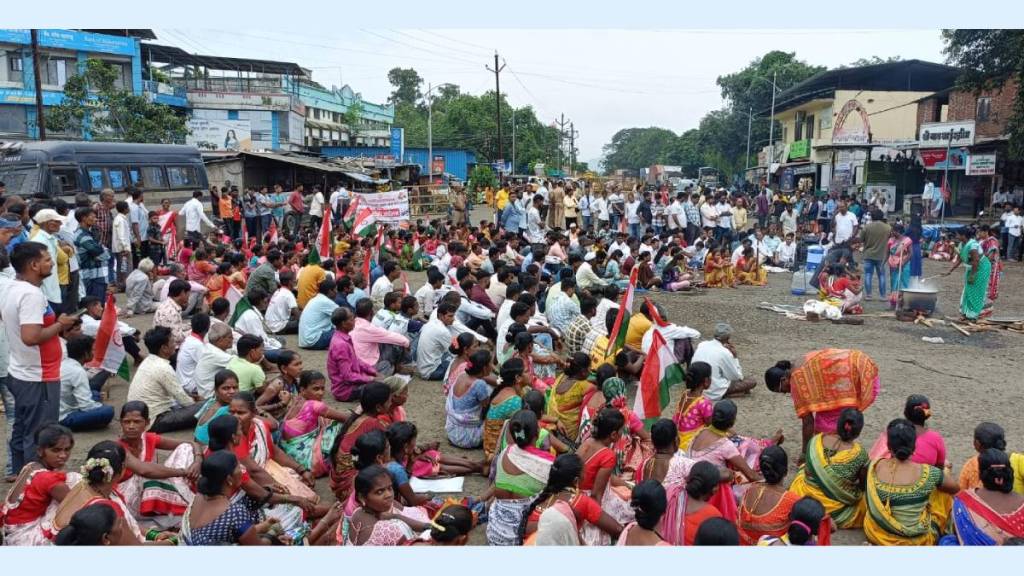 Road blockade protest for 12 hours in Bhiwandi Wada
