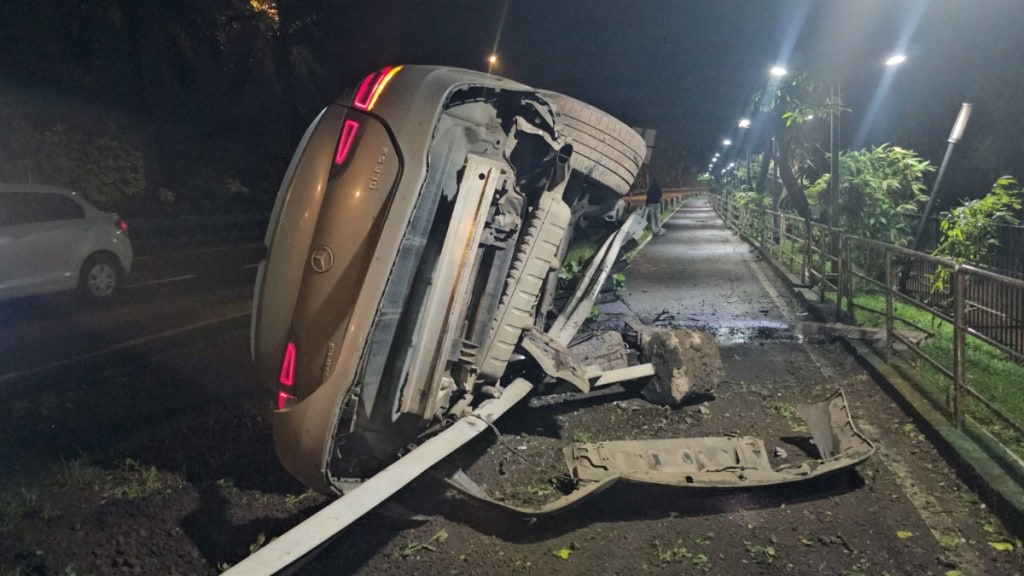 speeding mercedes flips palm beach road accident navi mumbai car accident