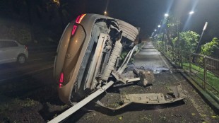 speeding mercedes flips palm beach road accident navi mumbai car accident