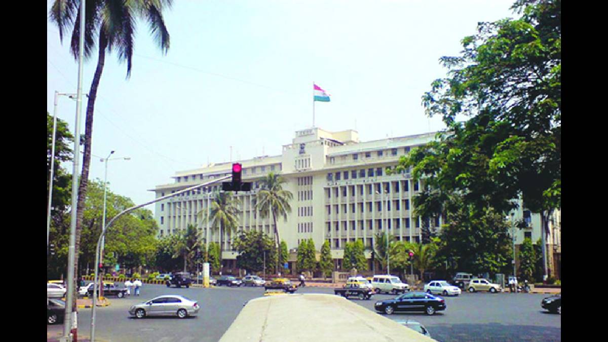 विशेष कार्यकारी अधिकाऱ्यांच्या नियुक्तीमध्ये सरकारकडून फेरबदल; नगर जिल्ह्यात ७५६८ जणांची नियुक्ती होणार