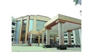 Nurses at Trauma Care Center in Nagpur are on strike for salary hike and other demands