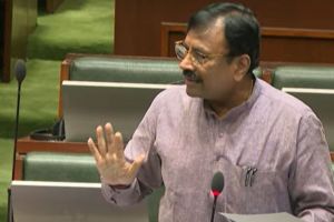 sudhir mungantiwar speaking on liquor ban