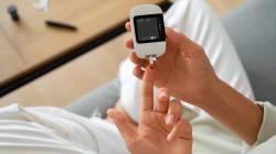 Diabetes Tips: कोणत्या ४ कारणांमुळे शुगर लेव्हल होते हाय? झोपण्यापूर्वी करा ‘या’ गोष्टी; सकाळी उठताच होईल शुगर नॉर्मल