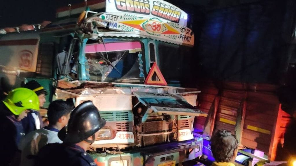 thane chemical tanker accident kalyan phata traffic jam fire brigade rescue operation