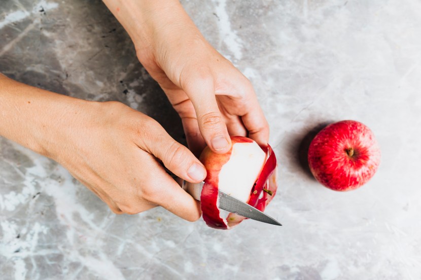 Should you eat apple and banana peels?