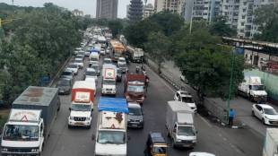 Citizens suffer as Thane faces heavy traffic jam on Thursday