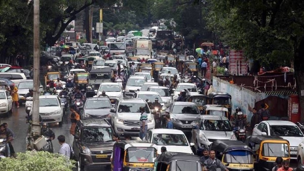 chandrakant patil orders cctv and ai challan boost to ease Kothrud traffic congestion in pune