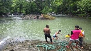 mumbai two-drowned-at-famous-Chinchoti-waterfall-in-Naigaon