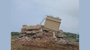 Unauthorized construction on government land in Uttan