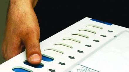 Jalgaon District Administration receives voting machines from Election Commission