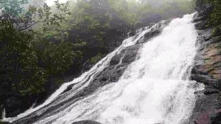 Tourists flock to the waterfall in Nanded district on the border of Naganga and Vidarbha
