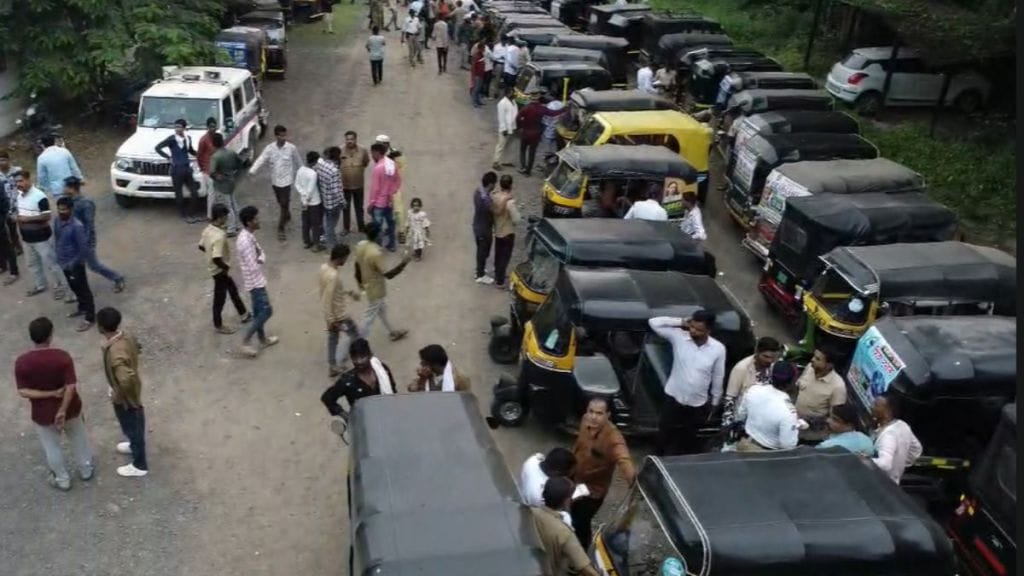 akola traffic police seize 104 autorickshaws and bust ganja smuggling