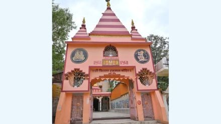 Heirs of Sardar Naroshankar deny sale of 300 year old Hanuman temple land Devotees protest in Malegaon