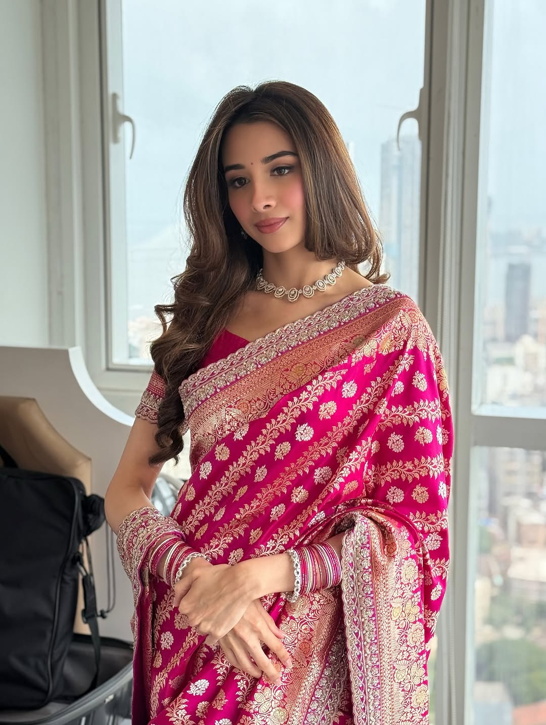 Tanishka Kulkarni Looks Graceful in Pink Banarasi Saree at Engagement with Yugendra Pawar
