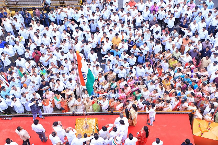 India 79th independence day 2025 shivsena ubt leader uddhav thackeray flag hoisting at shivsena Bhavan