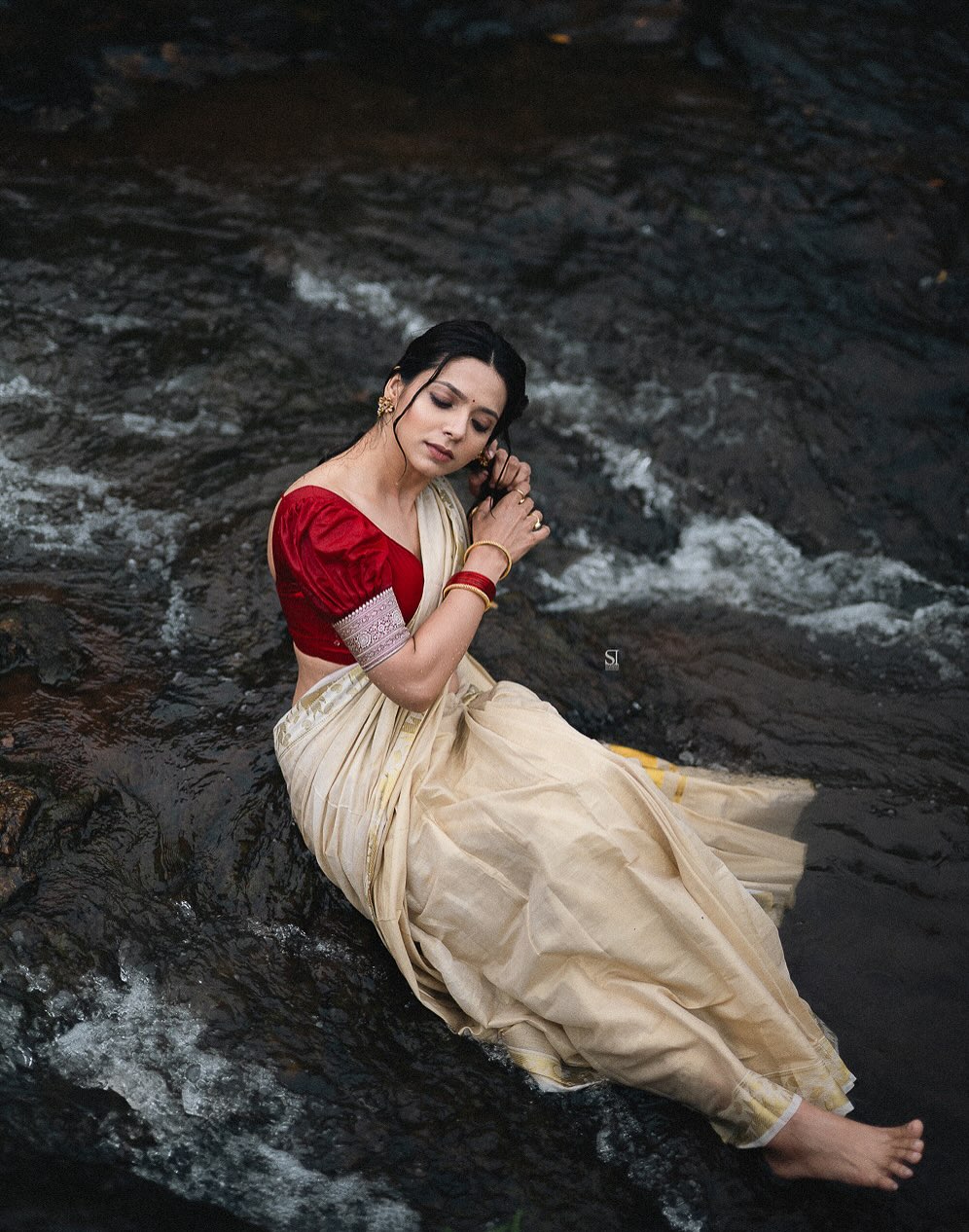 Marathi actress anaghaa Atul