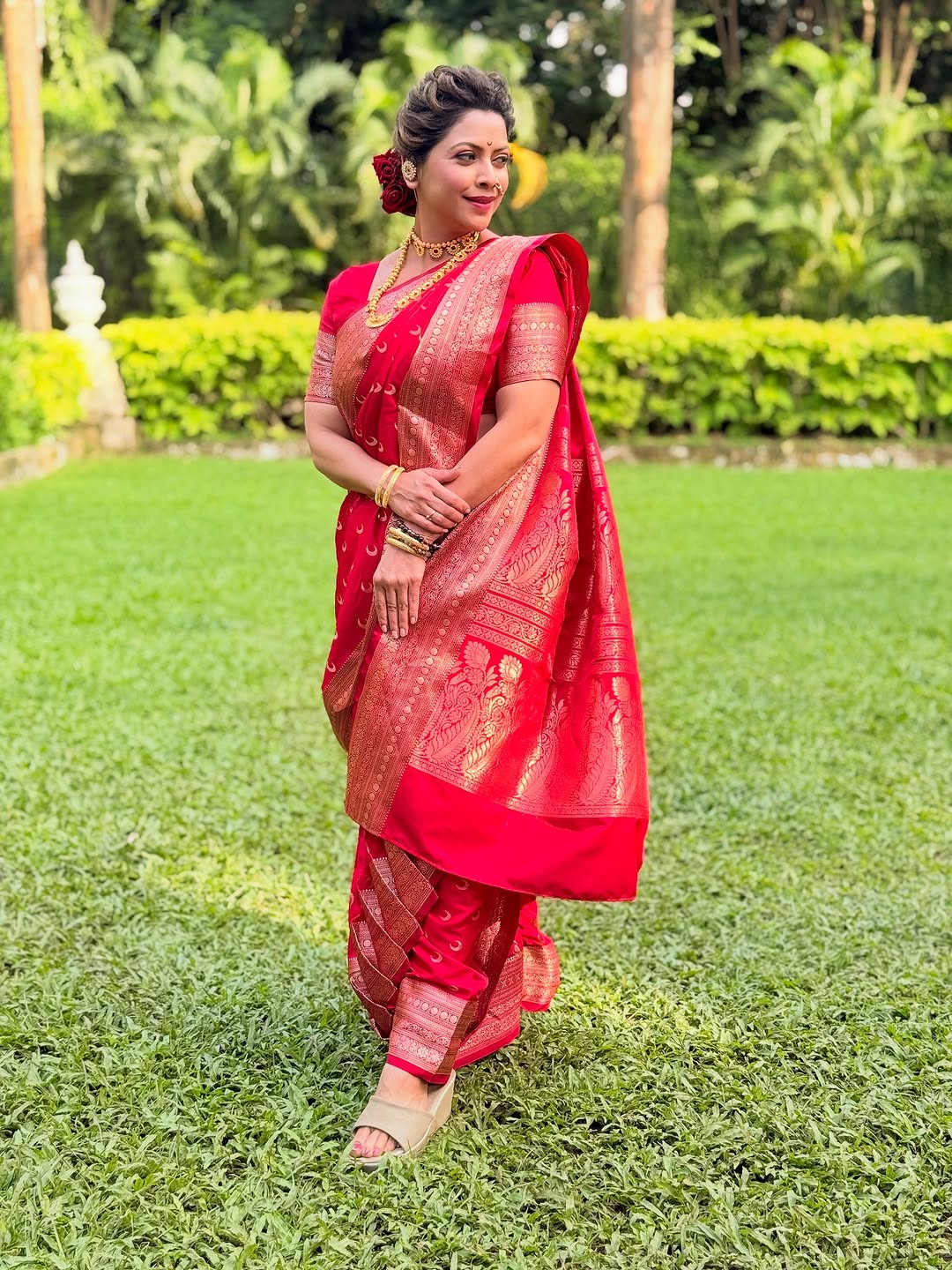 Marathi actress deepali Pansare red nauvari saree traditional look photoshoot