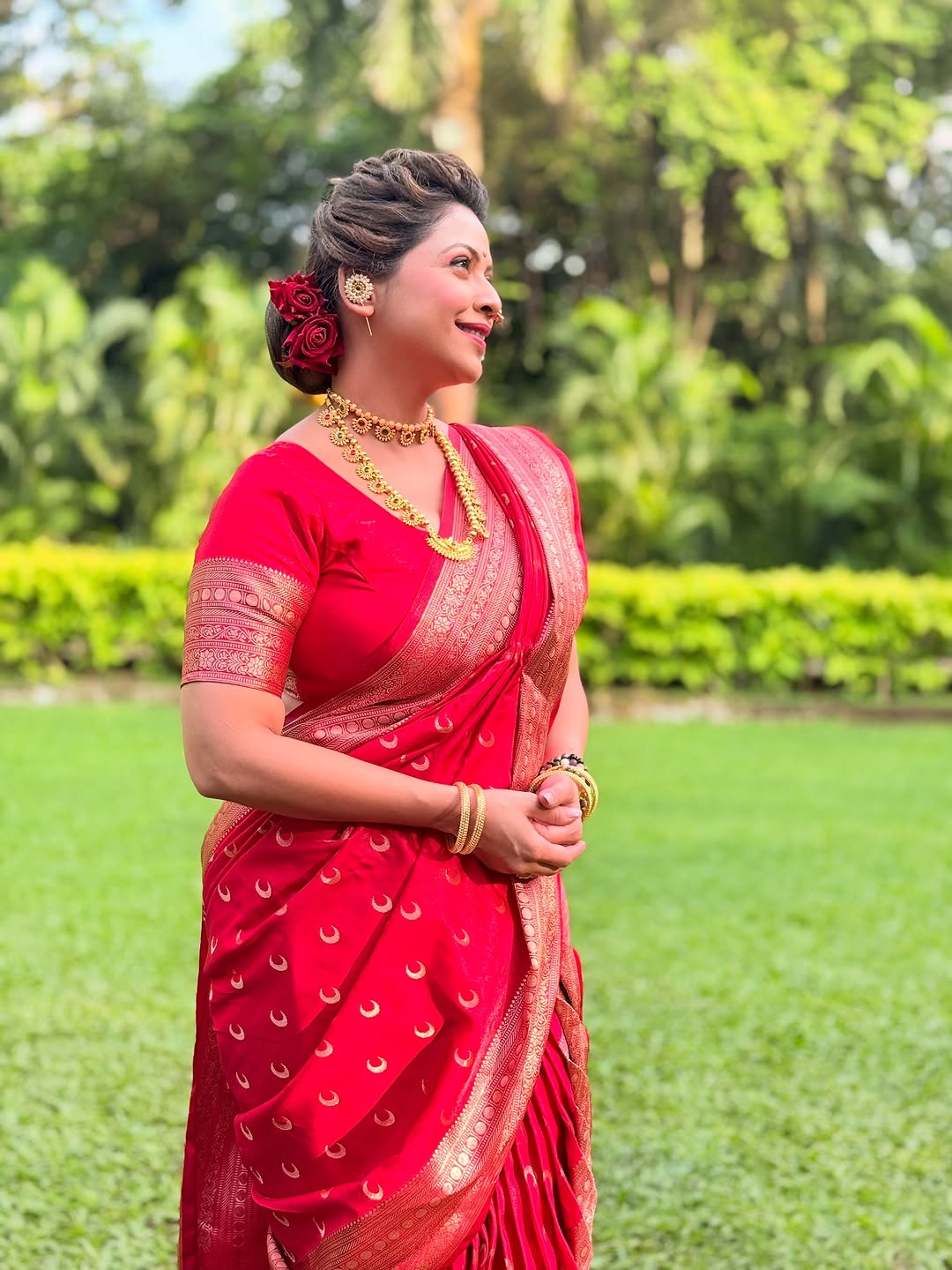 Marathi actress deepali Pansare red nauvari saree traditional look photoshoot