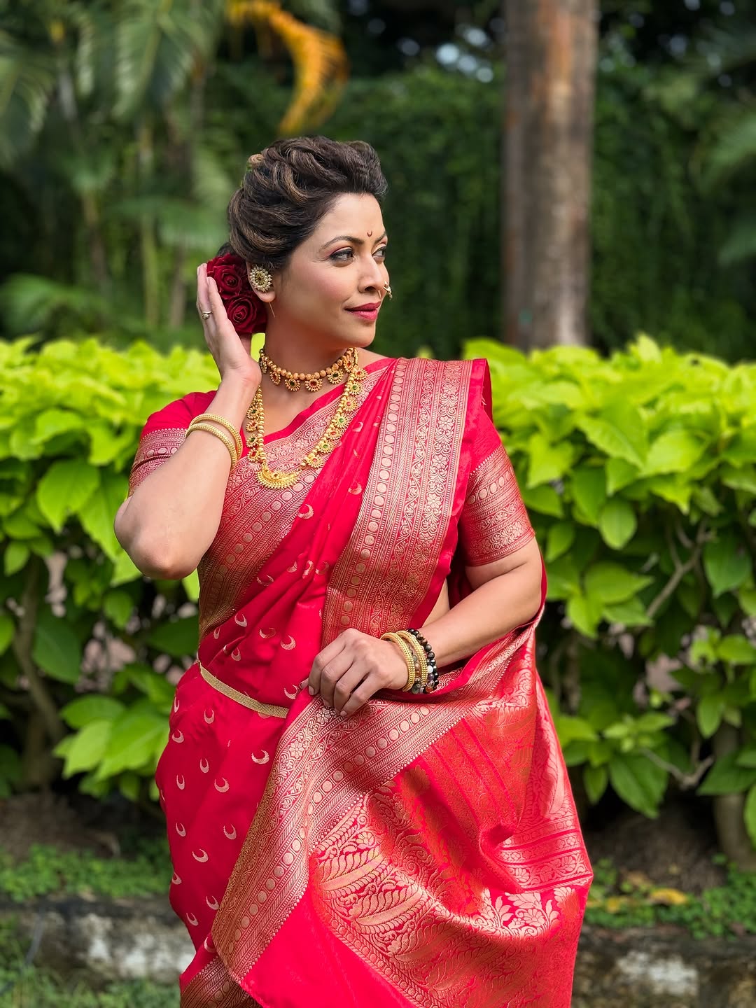 Marathi actress deepali Pansare red nauvari saree traditional look photoshoot