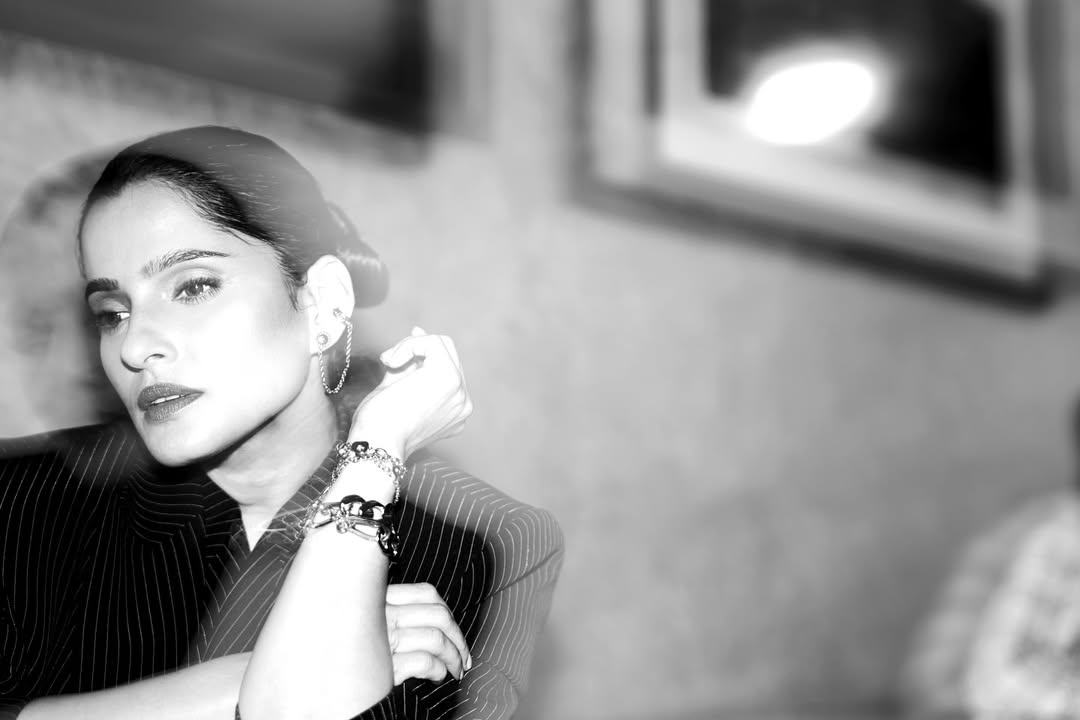 Marathi actress Priya bapat glamrous photoshoot 