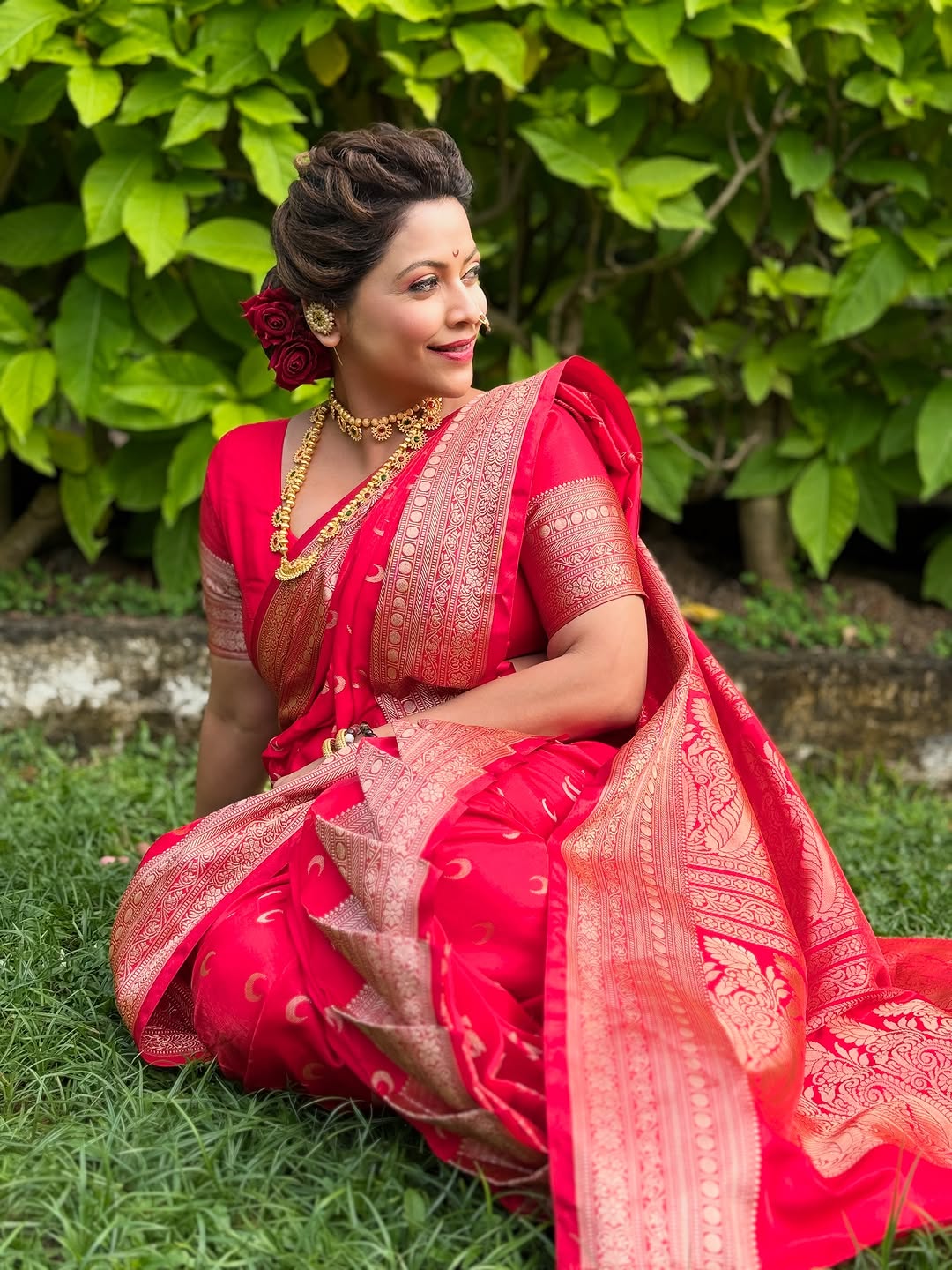 Marathi actress deepali Pansare red nauvari saree traditional look photoshoot