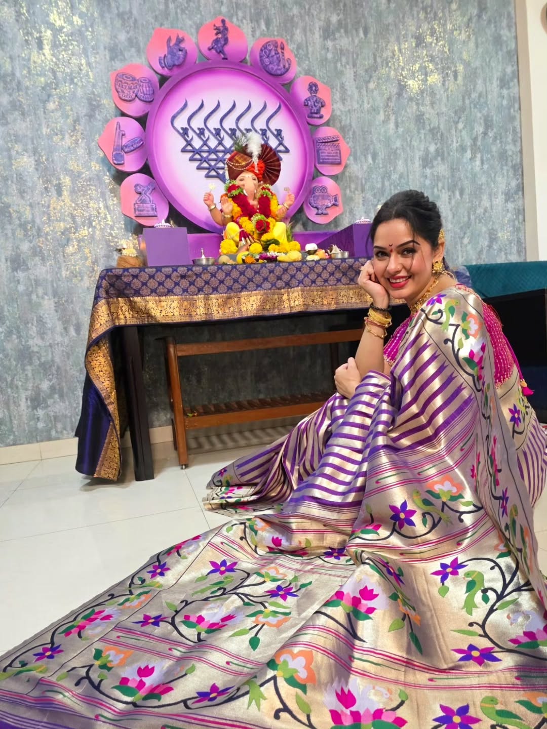  abhijit khandkekar and sukhada khandkekar traditional photoshoot 