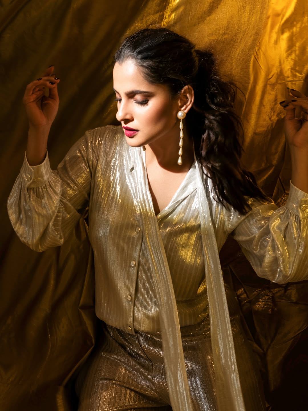Marathi actress Priya bapat glamrous photoshoot