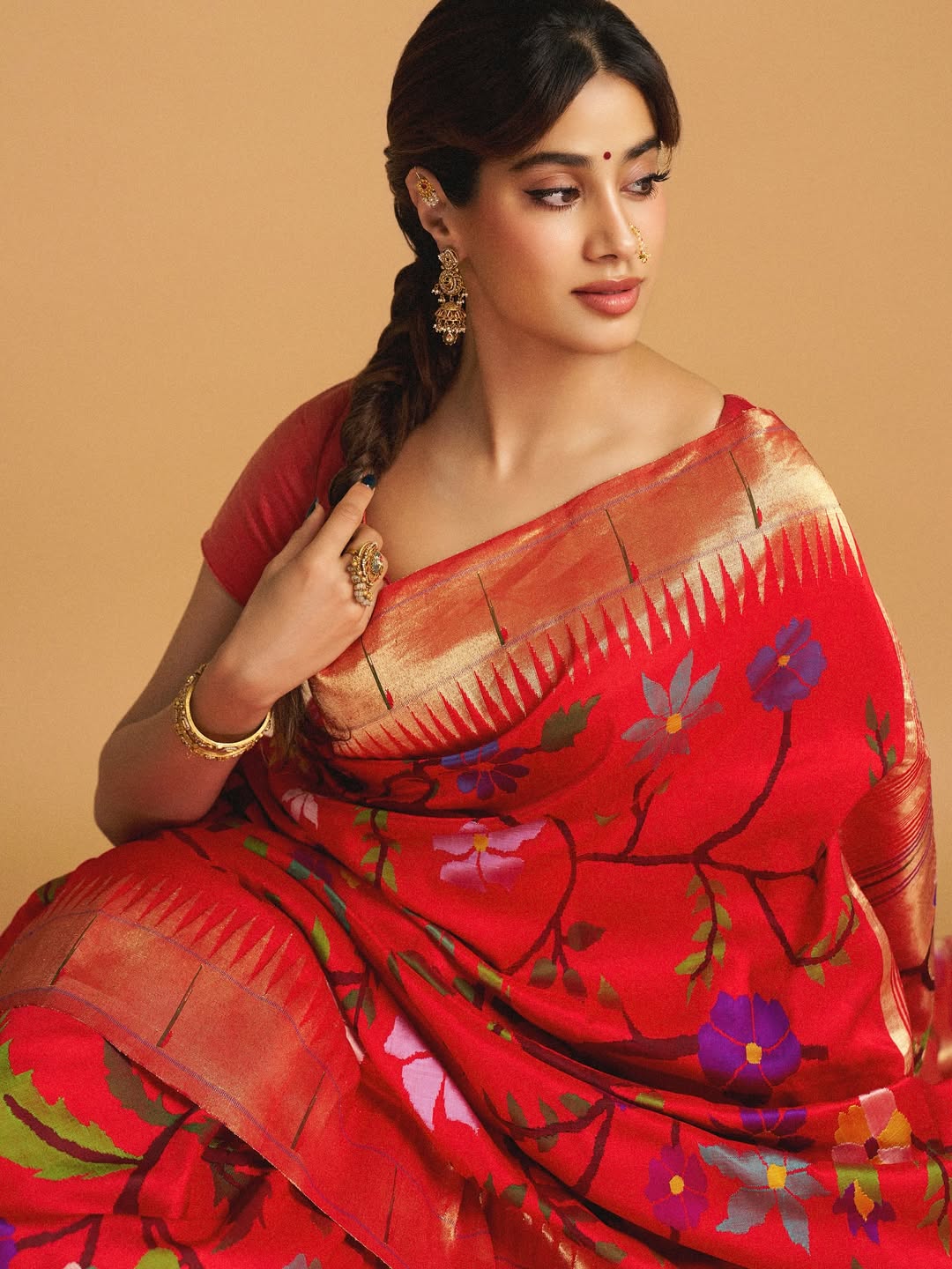 janhvi kapoor traditional look