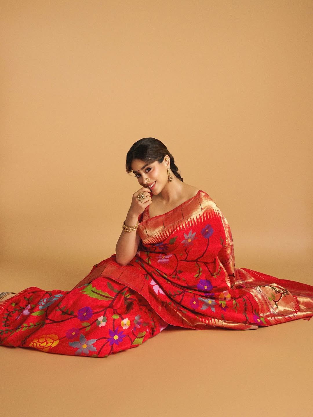 janhvi kapoor traditional look