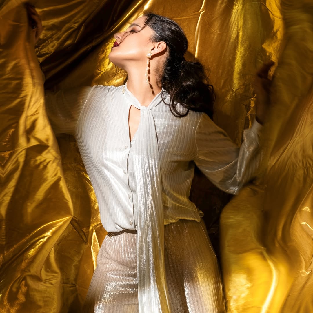 Marathi actress Priya bapat glamrous photoshoot