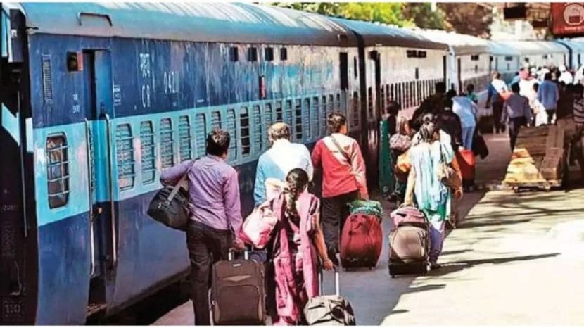 पण अनेक वेळा आपल्याला ज्या गावी जायचं असतं, तिथे आपल्या जवळच्या स्थानकावरून थेट ट्रेन नसते. त्यामुळे प्रवासात दोन-तीन वेळा बदल करावे लागतात, वेळही जास्त लागतो व प्रवासही त्रासदायक होतो.