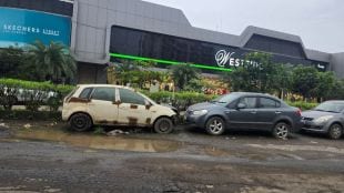Abandoned vehicles in Vasai Virar block traffic as citizens question VVMCs inaction