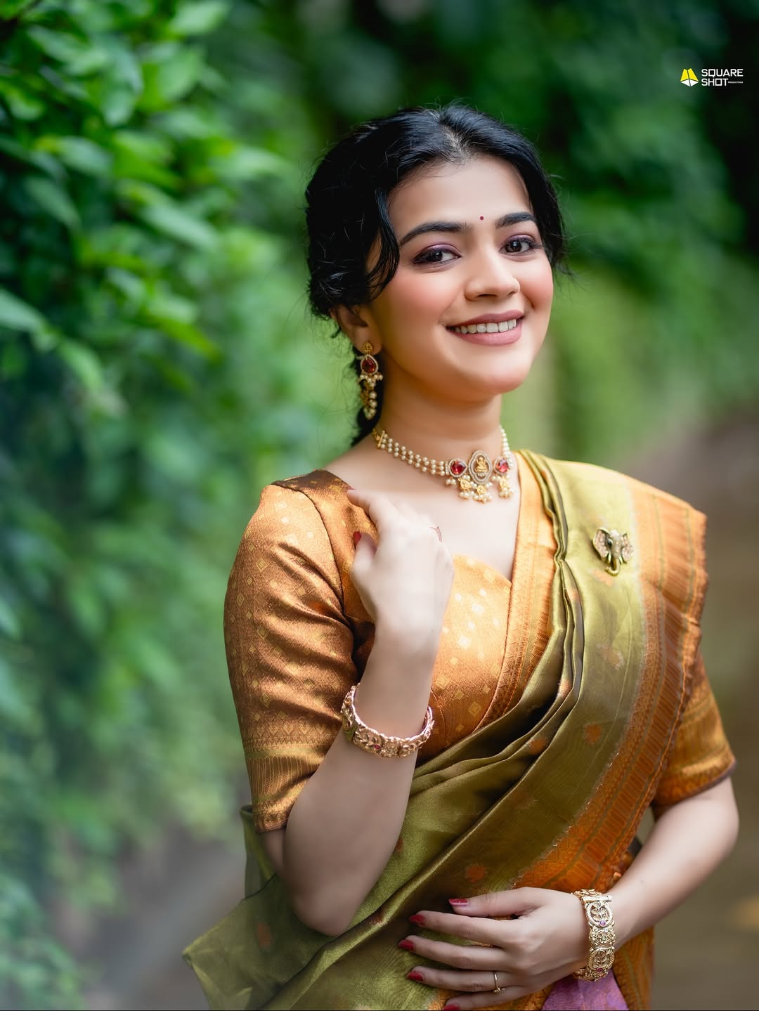 Actress Krutika Deo Star Pravah Ganeshotsav 2025