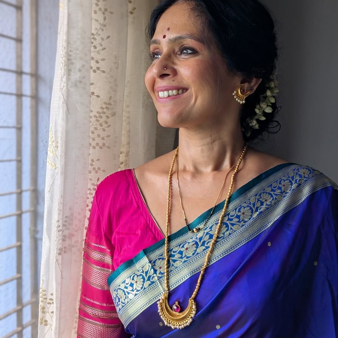 Aishwarya Narkar Black Narayan Peth Saree